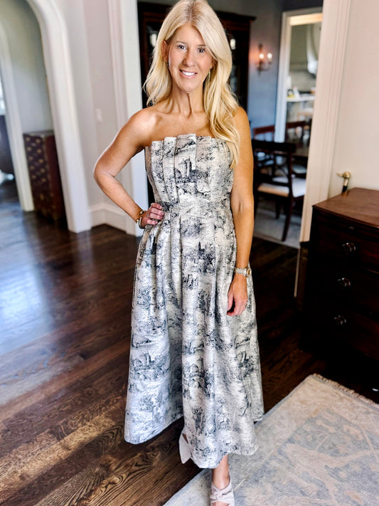 Taylor in Toile dress